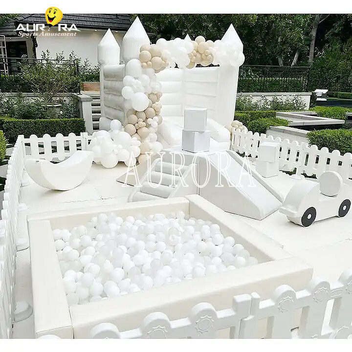 Parco giochi interno Inflatabile Soft Play Equipment Party White Ball Pit For Kids
