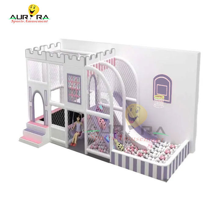 Apparecchiature per giochi per bambini all'aperto all'interno
