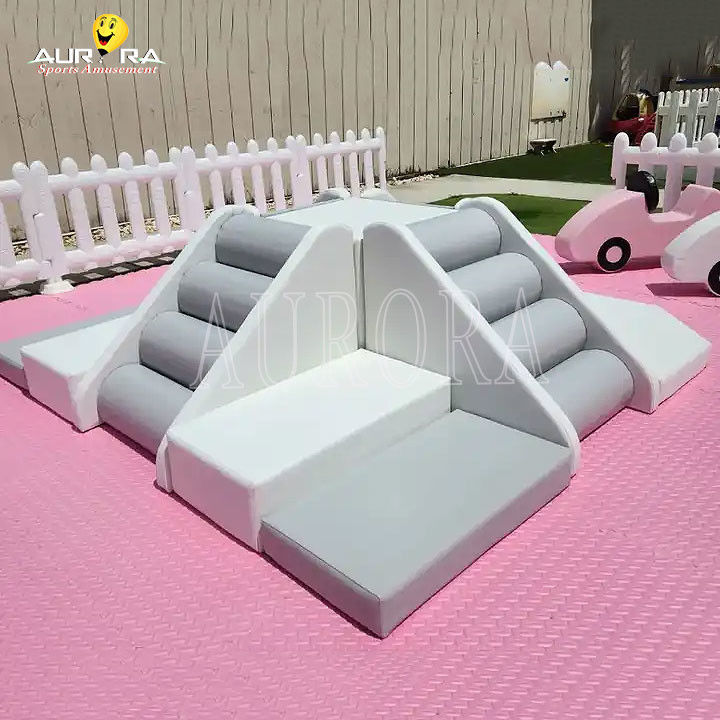Pacco di giochi soft bianco rosa Parco giochi soft per bambini all'aperto