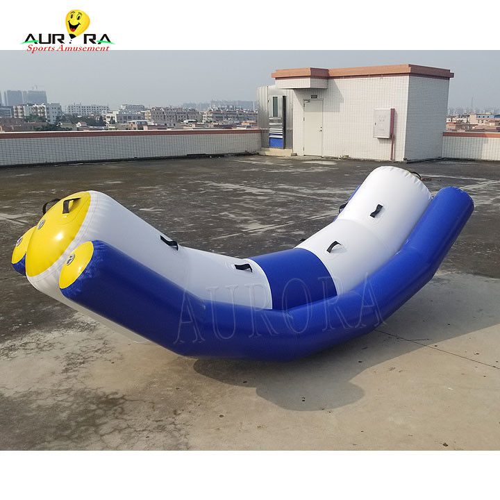 Giocattolo d'acqua a doppia oscillazione a colori personalizzati in PVC gonfiabile