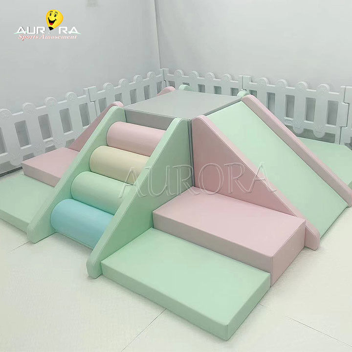 Colorato attrezzatura soft play personalizzata per bambini interni