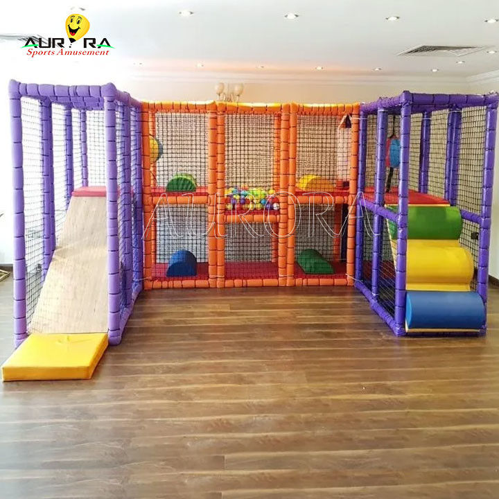 Piccole zone giochi indoor morbide attrezzature per bambini sala giochi area giochi McDonalds viola