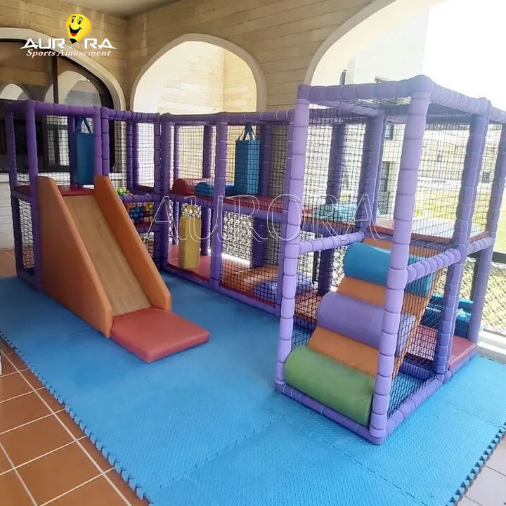 Piccole zone giochi indoor morbide attrezzature per bambini sala giochi area giochi McDonalds viola
