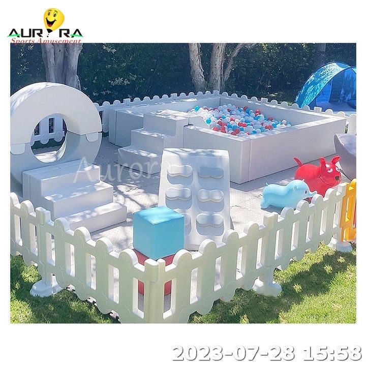Soft Play Set Bambini Soft Play Merry Go Round Outdoor Parco giochi Climber Ball Pit