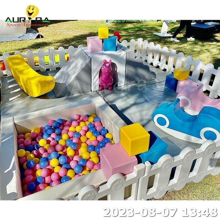 Soft Play Set Bambini Soft Play Merry Go Round Outdoor Parco giochi Climber Ball Pit