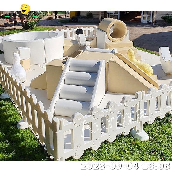 White Soft Play Equipment Set Package Colore neutro Articoli morbidi Blocchi di schiuma Bambini