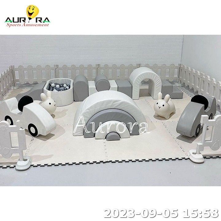 White Soft Play Equipment Set Package Colore neutro Articoli morbidi Blocchi di schiuma Bambini