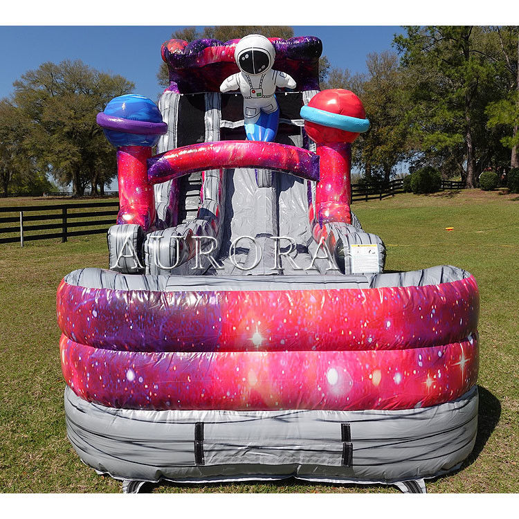 Scivolo gonfiabile ad acqua per adulti Scivolo gonfiabile ad acqua con piscina per bambini
