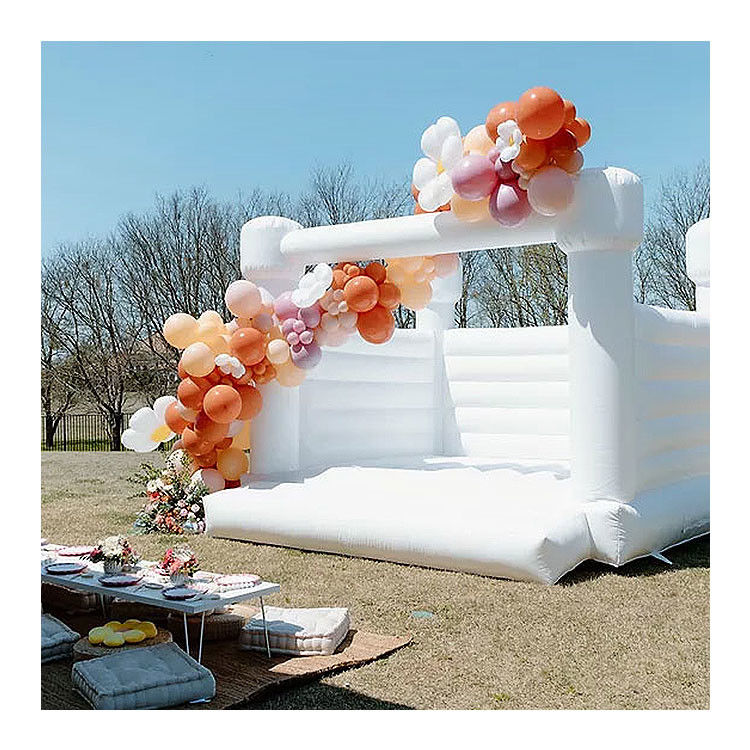 Decorazione di matrimonio Casa gonfiabile a sbalzo