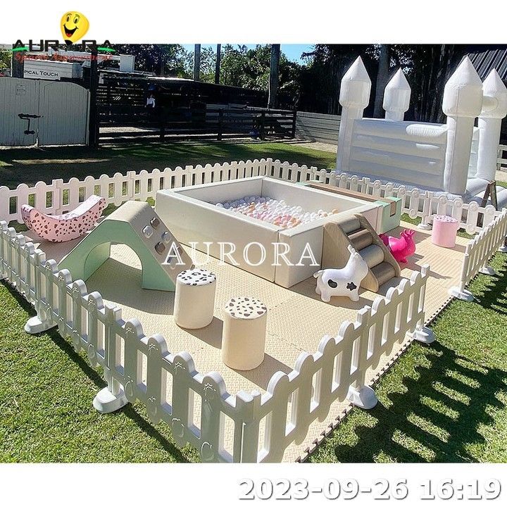 Casa gonfiabile per bambini attrezzature per gioco morbido area gioco morbido per bambini carosello