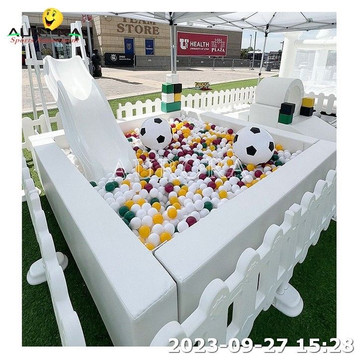 Barato Custom Indoor White Soft Play Attrezzature per gioco soft con casa gonfiabile