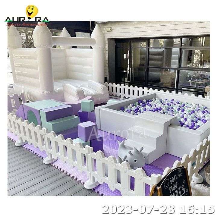 Soft Play Indoor Soft Play Equipment In vendita Bianco con casa gonfiabile
