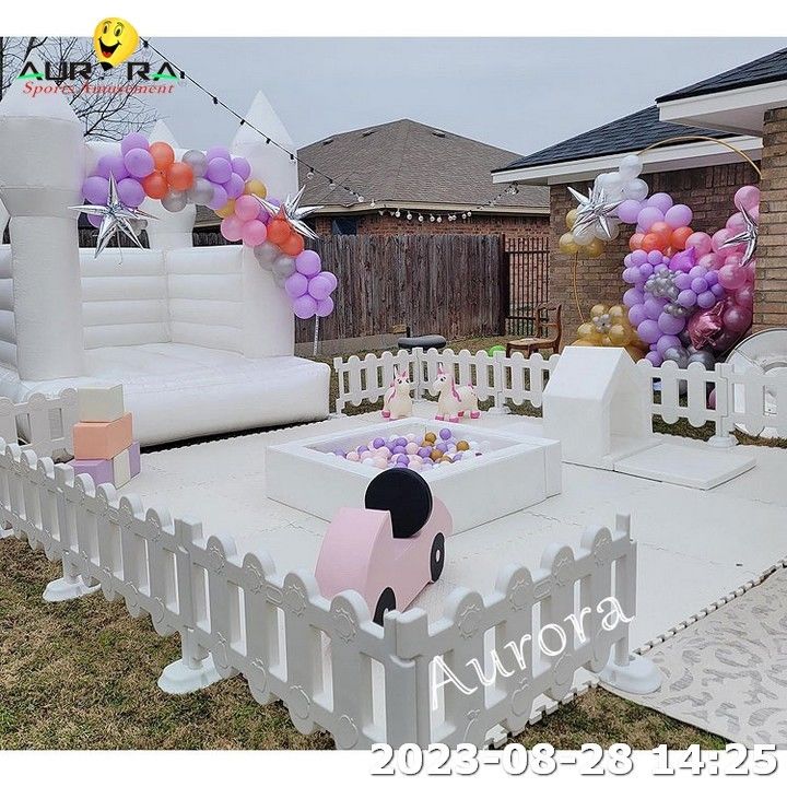 Soft Play Bounce House Noleggio Outdoor Soft Play Con Slide E Ball Pit Bianco